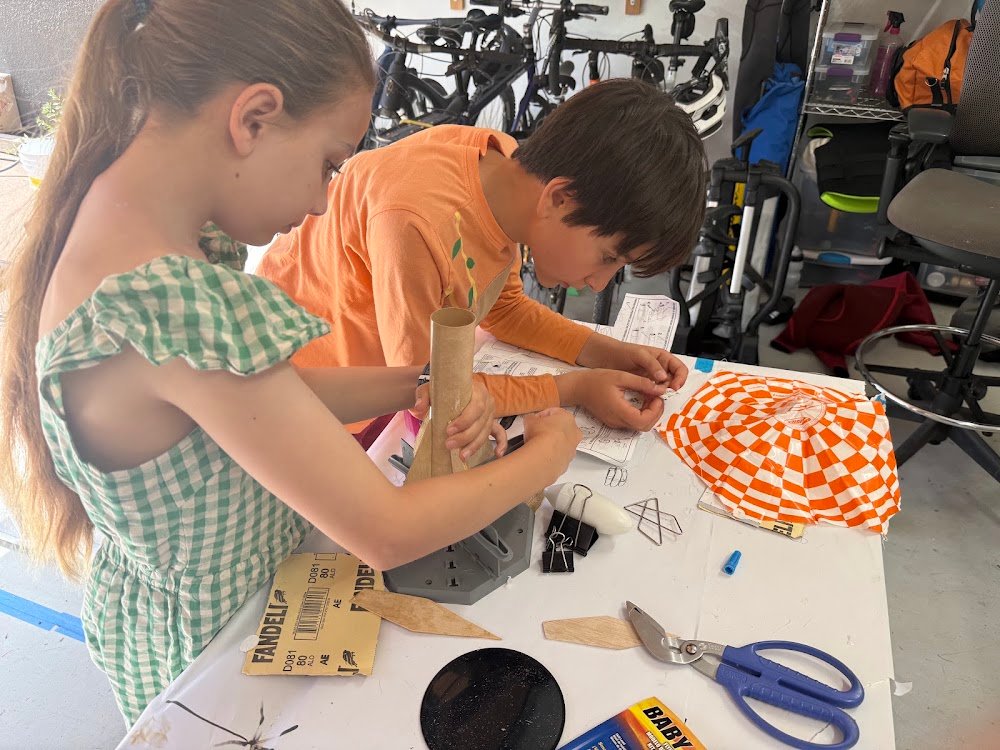 Kids building model rockets, Rocket Build session